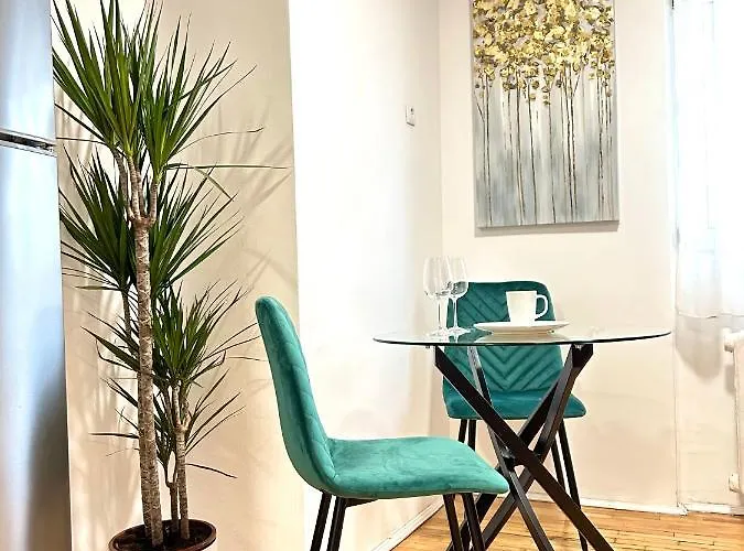 Apartament Parliament Skytower Bucureşti