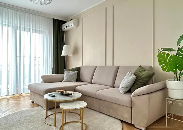 Parliament Skytower Apartment