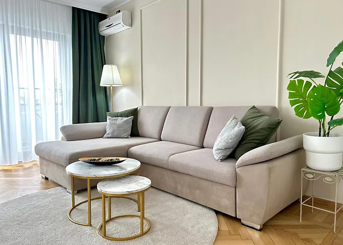 Parliament Skytower Apartament