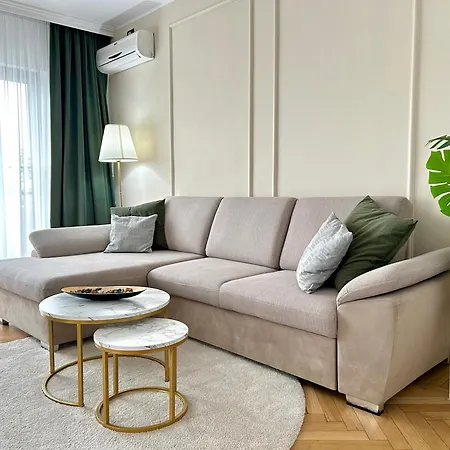 Parliament Skytower דירה